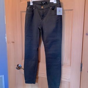 Ellen Tracy Olive denim jeans NWT